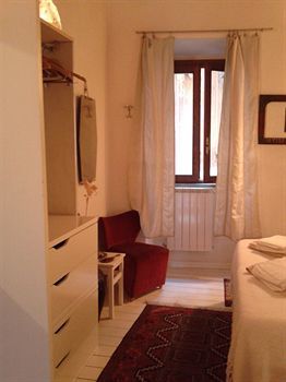 Portico D'ottavia Luxury & Philosophy Roma